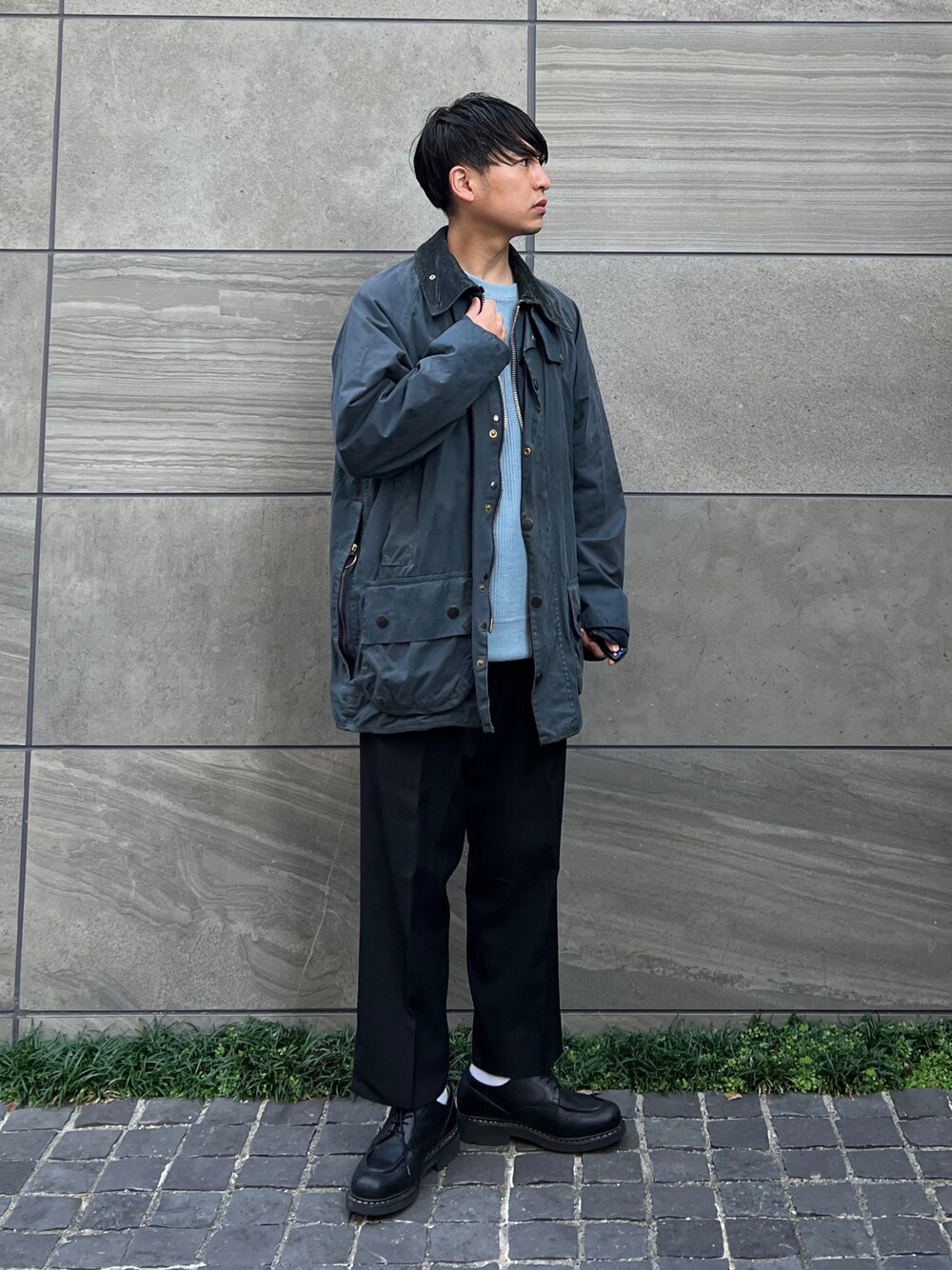 「cbcrestbridge、cbクレストブリッジ、クレストブリッジ、crestbridge、barbour、きれいめカジュアル、シンプルコーデ、秋冬コーデ、冬コーデ、ブーツ、革靴、古着MIX、ビッグシルエット、プチプラ、コート」｜「CB CRESTBRIDGEのヨークチェックワッフルロンT（Tシャツ/カットソー、ブルー系）」を使った、 松波 侑亮さん（メンズ・164cm）の秋コーディネートの1枚目の写真
