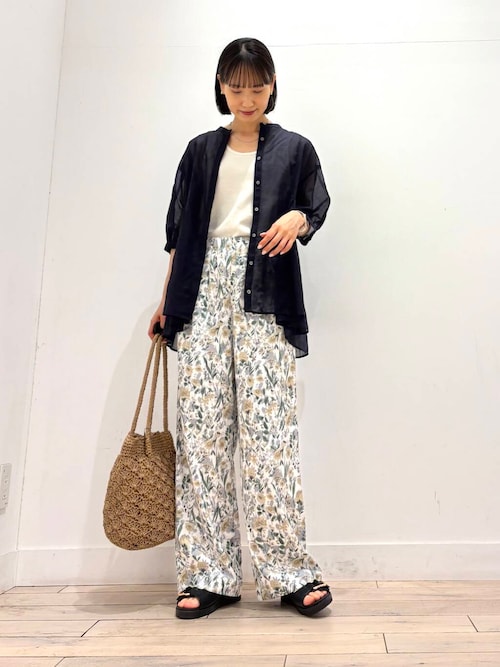 ☆URBAN RESEARCH DOORS ☆ フラワープリントイージーパンツ URBAN RESEARCH DOORS（アーバンリサーチドアーズ）の「フラワー