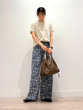 「URBAN RESEARCH DOORS（アーバンリサーチドアーズ）の『接触冷感/吸水速乾/イージーケア』フラワープリントドライタッチリラックスパンツ（その他パンツ）」を使った、amiさん（レディース・160cm）の夏コーディネート