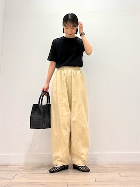 「URBAN RESEARCH DOORS（アーバンリサーチドアーズ）の『UR TECH』サマシェアニットハーフスリーブプルオーバー（Tシャツ/カットソー、ブラック系）」を使った、amiさん（レディース・160cm）の春コーディネート