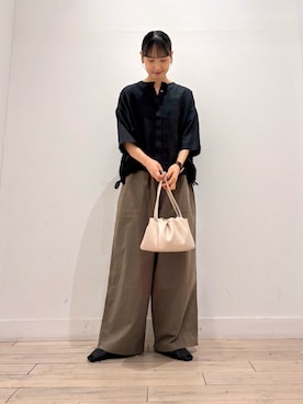 「かぐれ（カグレ）のリネンハーフスリーブシャツ（シャツ/ブラウス、ブラック系）」を使った、amiさん（レディース・160cm）の夏コーディネート