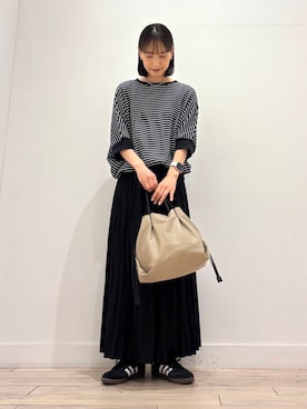 「プリーツ」｜「アイテム（アクセサリー）」を使った、amiさん（レディース・160cm）の春コーディネート