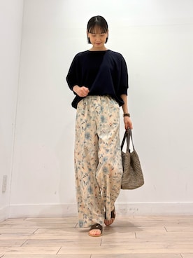 「URBAN RESEARCH DOORS（アーバンリサーチドアーズ）のニットドッキングドルマン プルオーバー（Tシャツ/カットソー、ブルー系）」を使った、amiさん（レディース・160cm）の春コーディネート