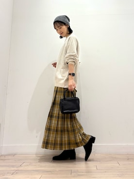 「アイテム（ボストンバッグ）」を使った、amiさん（レディース・160cm）の秋コーディネート