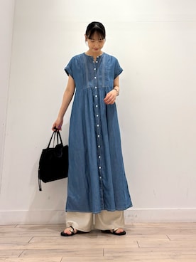 「URBAN RESEARCH Sonny Label（アーバンリサーチサニーレーベル）のデニムピンタックヨークフレンチワンピース（ワンピース、ブルー系）」を使った、amiさん（レディース・160cm）の夏コーディネート