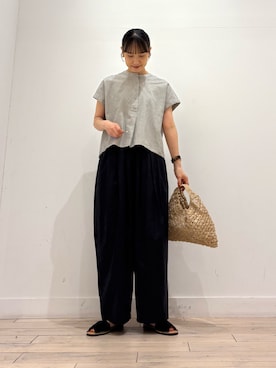「URBAN RESEARCH DOORS（アーバンリサーチドアーズ）のギャザーボリュームパンツ｜イージーパンツ/ウエストゴム/大人カジュアル（その他パンツ）」を使った、amiさん（レディース・160cm）の夏コーディネート