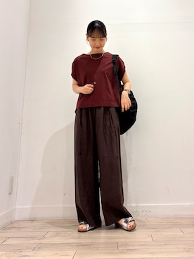 「かぐれ（カグレ）のライトリネンストレートイージーパンツ（その他パンツ、ブラウン系）」を使った、amiさん（レディース・160cm）の夏コーディネート