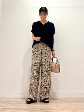 「URBAN RESEARCH DOORS（アーバンリサーチドアーズ）の『接触冷感/吸水速乾/イージーケア』フラワープリントドライタッチリラックスパンツ（その他パンツ）」を使った、amiさん（レディース・160cm）の夏コーディネート