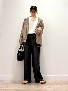 「アイテム（マウンテンパーカー）」を使った、amiさん（レディース・160cm）の夏コーディネート
