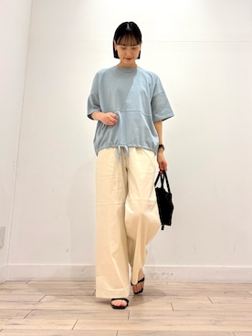 「URBAN RESEARCH DOORS（アーバンリサーチドアーズ）のヘムドロストプルオーバー（Tシャツ/カットソー、ブルー系）」を使った、amiさん（レディース・160cm）の春コーディネート