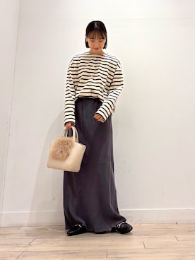 「かぐれ（カグレ）のアイテム（スカート）」を使った、amiさん（レディース・160cm）の秋コーディネート