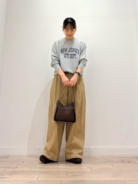 「URBAN RESEARCH DOORS（アーバンリサーチドアーズ）の『別注』Champion×DOORS　SWEAT CREWNECK PULLOVER（スウェット、グレー系）」を使った、amiさん（レディース・160cm）の秋コーディネート