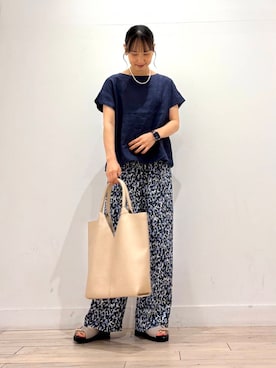 「URBAN RESEARCH DOORS（アーバンリサーチドアーズ）の『接触冷感/吸水速乾/イージーケア』フラワープリントドライタッチリラックスパンツ（その他パンツ）」を使った、amiさん（レディース・160cm）の夏コーディネート