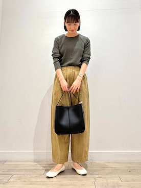 「RODE SKO（ロデスコ）のワンハンドル3WAYバッグ（ハンドバッグ）」を使った、amiさん（レディース・160cm）の秋コーディネート