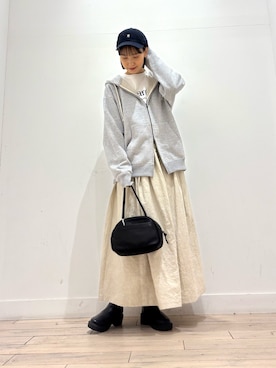 「かぐれ（カグレ）のアイテム（スカート）」を使った、amiさん（レディース・160cm）の秋コーディネート