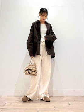 「RODE SKO（ロデスコ）のフリルショルダーハンドバッグ（ハンドバッグ）」を使った、amiさん（レディース・160cm・30代）の秋コーディネート
