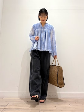「かぐれ（カグレ）のピグメントダイボザムシャツ（シャツ/ブラウス、ブルー系）」を使った、amiさん（レディース・160cm）の春コーディネート