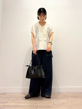 「URBAN RESEARCH Sonny Label（アーバンリサーチサニーレーベル）のVネックフリルカラーブラウス（シャツ/ブラウス、ホワイト系）」を使った、amiさん（レディース・160cm）の春コーディネート