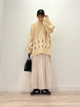 「LAATO（ラート）のloose aze knit（ニット/セーター、ホワイト系）」を使った、amiさん（レディース・160cm）の秋コーディネート