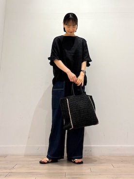 「かぐれ（カグレ）のリネンフリルスリーブプルオーバー（シャツ/ブラウス、ブラック系）」を使った、amiさん（レディース・160cm）の春コーディネート