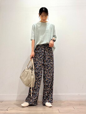 「URBAN RESEARCH DOORS（アーバンリサーチドアーズ）の『接触冷感/吸水速乾/イージーケア』フラワープリントドライタッチリラックスパンツ（その他パンツ）」を使った、amiさん（レディース・160cm）の夏コーディネート