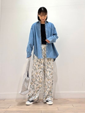 「フラワープリント」｜「アイテム（ショルダーバッグ）」を使った、amiさん（レディース・160cm）の春コーディネート