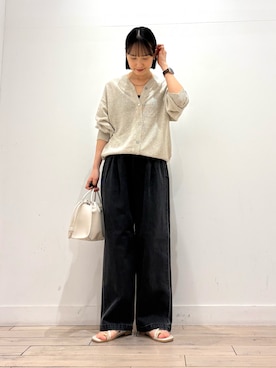 「かぐれ（カグレ）のリネンコットンＶネックカーディガン（カーディガン/ボレロ、ベージュ系）」を使った、amiさん（レディース・160cm）の春コーディネート