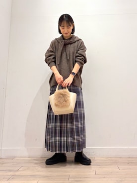 「アイテム（マフラー）」を使った、amiさん（レディース・160cm）の秋コーディネート