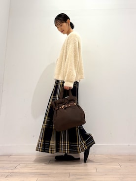 「アイテム（スカート）」を使った、amiさん（レディース・160cm・30代）の秋コーディネート