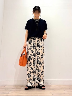 「フラワープリント」｜「アイテム（アクセサリー）」を使った、amiさん（レディース・160cm）の夏コーディネート