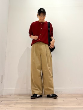 「URBAN RESEARCH DOORS（アーバンリサーチドアーズ）のタックフライスカーディガン（カーディガン/ボレロ、レッド系）」を使った、amiさん（レディース・160cm）の秋コーディネート