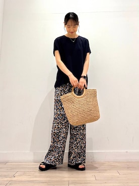 「URBAN RESEARCH DOORS（アーバンリサーチドアーズ）の『接触冷感/吸水速乾/イージーケア』フラワープリントドライタッチリラックスパンツ（その他パンツ）」を使った、amiさん（レディース・160cm）の夏コーディネート