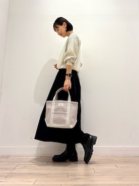 「アイテム（イヤリング）」を使った、amiさん（レディース・160cm・30代）の秋コーディネート
