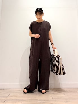 「かぐれ（カグレ）の『2サイズ展開』リネンオールインワン（つなぎ/オールインワン、グレー系）」を使った、amiさん（レディース・160cm）の夏コーディネート
