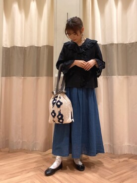 「スカラップ」｜「アイテム（スカート）」を使った、ハツネさん（レディース・159cm）の春コーディネート