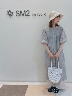 「小花柄ワンピース」｜「アイテム（サンダル）」を使った、ハツネさん（レディース・158cm）の春コーディネート