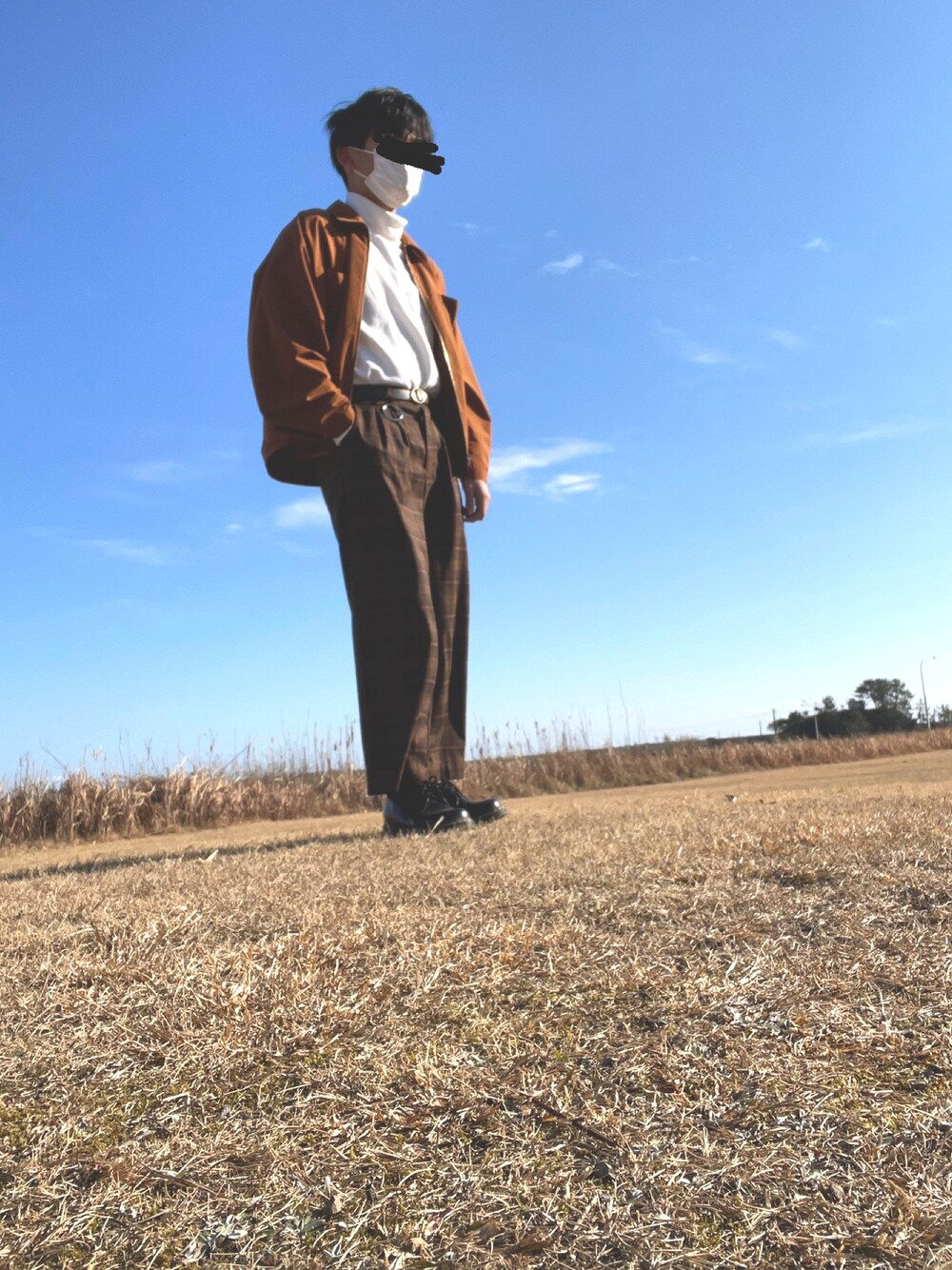 「休日スタイル、カジュアル、ワイドパンツ、チェック、ブラウン、革靴」｜「ADRERの【ADRER】choco check wide pants（その他パンツ、ブラウン系）」を使った、ヒルネムさん（メンズ・172cm）の冬コーディネートの1枚目の写真