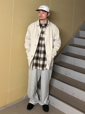 「アイテム（カバーオール）」を使った、草彅さん（メンズ・165cm）の秋コーディネート