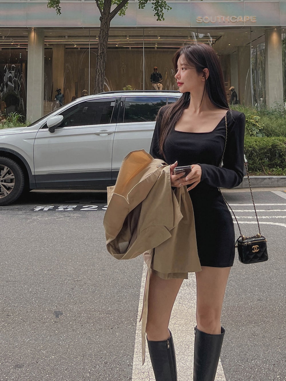 「韓国ファッション、デート、おしゃれさんと繋がりたい、韓国ブランド、ショッピング」｜「maybinsのアイテム（ワンピース、ブラック系）」を使った、maybinsさん（レディース・163cm）の夏コーディネートの1枚目の写真