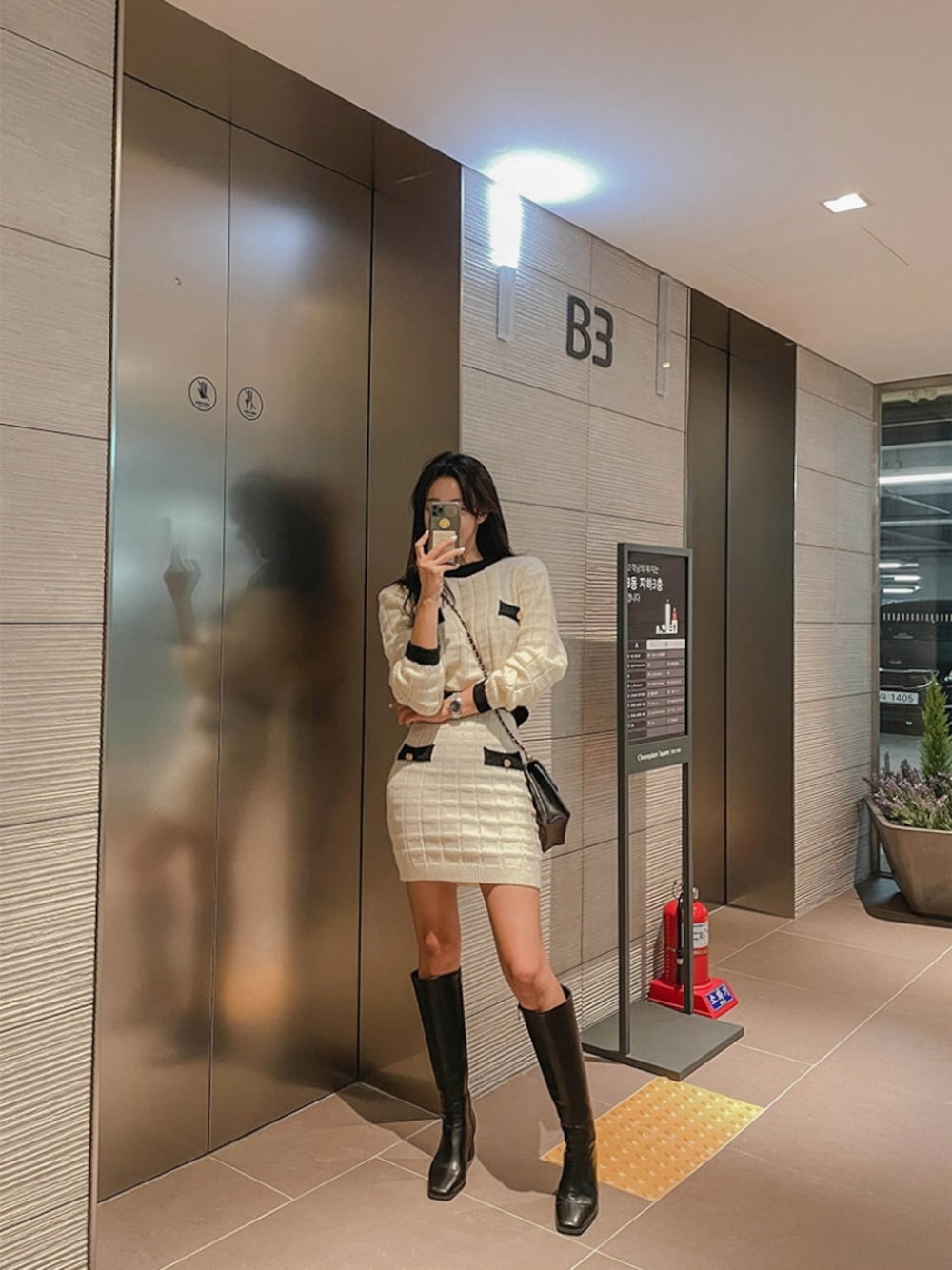 「maybins、knitwear、knit、Mini skirt、skirt、date style♡、feminine、girlish、autumn」｜「maybinsのアイテム（ニット/セーター、ホワイト系）」を使った、maybinsさん（レディース・163cm）の秋コーディネートの1枚目の写真