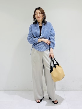 「INDIVI（インディヴィ）の【接触冷感／2WAY】カシュクールリネンシャツ（シャツ/ブラウス、ブルー系）」を使った、kotakiさん（レディース・158cm）の春コーディネート