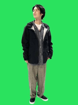 「WOOLRICH（ウールリッチ）のアイテム（マウンテンパーカー）」を使った、men'sFUDGEofficialさん（メンズ・173cm）の春コーディネート