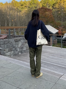 「カーキパンツ」｜おつきさん（レディース・167cm・20代）の冬コーディネート