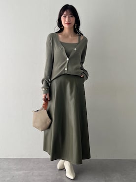 「アイテム（スカート、グリーン系）」を使った、tallmodel(読者モデル) さん（レディース・174cm）の秋コーディネート
