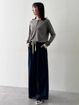 「nissen（ニッセン）の高身長　配色ヘンリーネックプルオーバー（トールサイズ）Essenave（Tシャツ/カットソー、グレー系）」を使った、tallmodel(読者モデル) さん（レディース・175cm）の春コーディネート