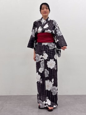 「nissen（ニッセン）の高身長　花柄ゆかた２点セット（ゆかた＋へこ帯）（トールサイズ）（浴衣、ブラック系）」を使った、tallmodel(読者モデル) さん（レディース・173cm）の夏コーディネート