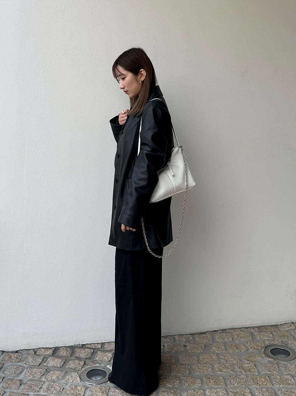 「TODAYFULのEcoleather Soutiencollar Jacket（テーラードジャケット、ブラック系）」を使った、chipipi07さん（レディース・155cm）の冬コーディネートの1枚目の写真