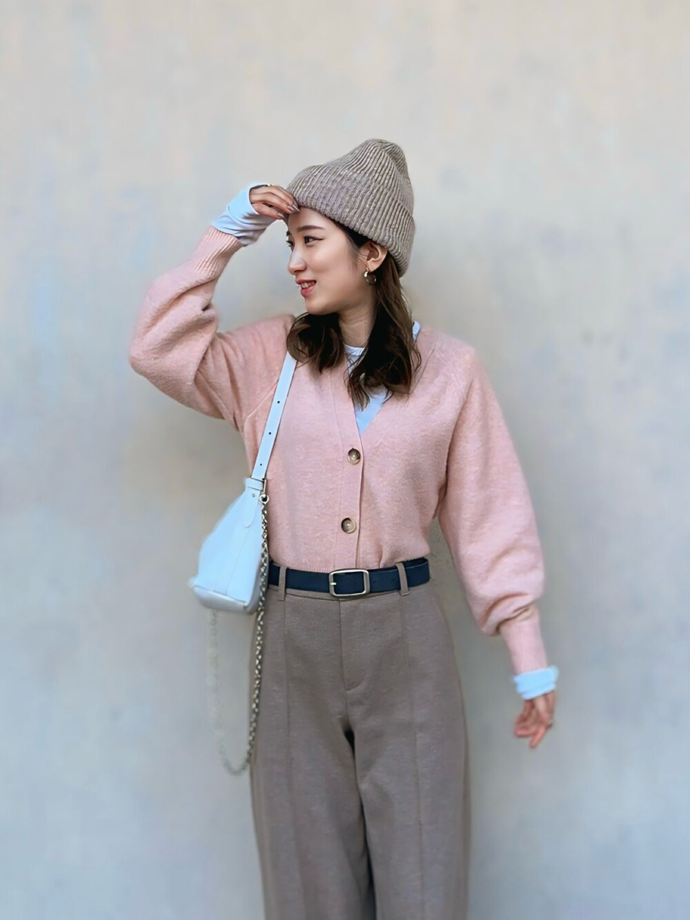 「ZARAのアイテム（ニットキャップ/ビーニー、ブラウン系）」を使った、chipipi07さん（レディース・155cm）の冬コーディネートの1枚目の写真