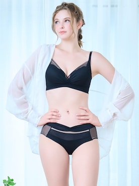 「アイテム（ブラジャー）」を使った、ブラデリスニューヨーク / NuBraさん（レディース・163cm）の秋コーディネート