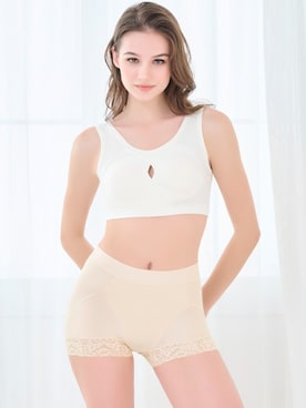 「アイテム（ショーツ）」を使った、ブラデリスニューヨーク / NuBraさん（レディース・163cm）の冬コーディネート